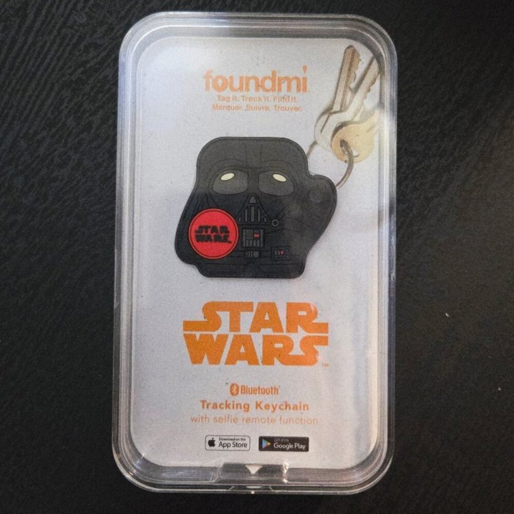 New / Sealed Foundmi Bluetooth Tracking Remote Keychain Star Wars Darth Vader